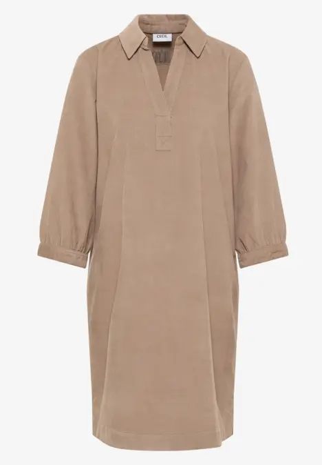 Beiges Kleid mit Kragen und 3/4-Ärmeln, lockere Passform.