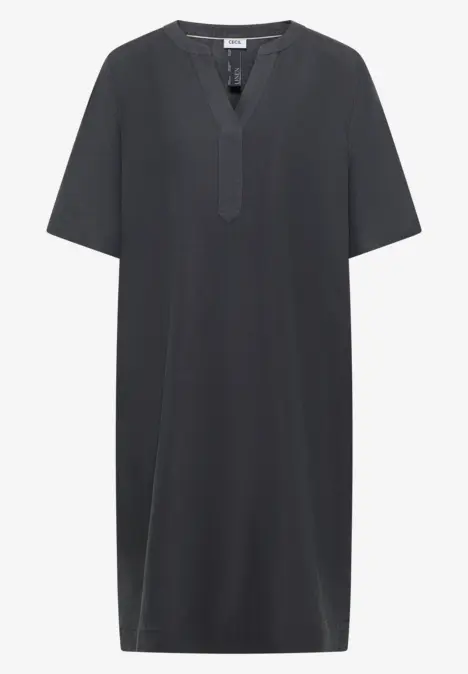 Schlichtes, knielanges dunkelgraues Kleid mit kurzem Ärmel und V-Ausschnitt, gerader Schnitt.