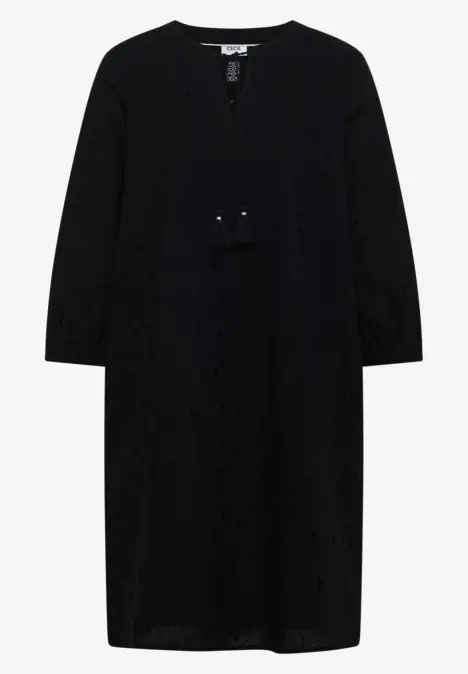 Schlichtes schwarzes Kleid mit langen Ärmeln und Rundhalsausschnitt.