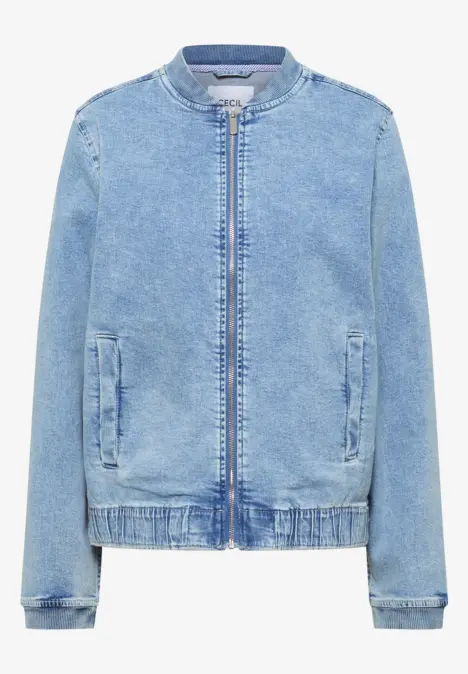 Hellblaue Jeans-Bomberjacke mit Reißverschluss, seitlichen Taschen und elastischen Bündchen.