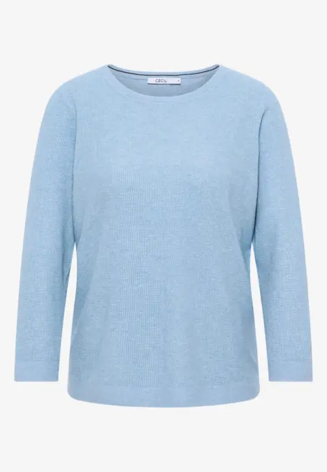 Hellblauer, langärmliger Pullover mit Rundhalsausschnitt.