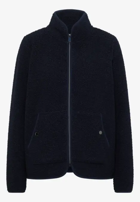 Dunkelblaue Fleecejacke mit Reißverschluss und aufgesetzten Taschen.