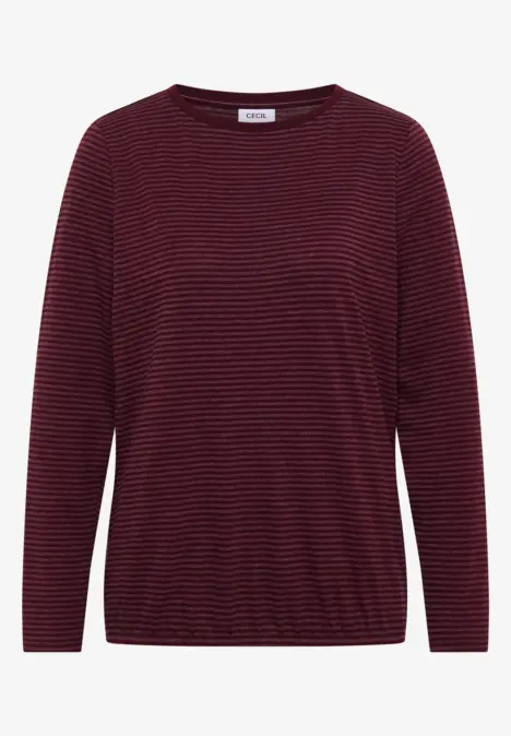 Dunkelroter, langärmliger Pullover mit feinen schwarzen Streifen und rundem Ausschnitt.