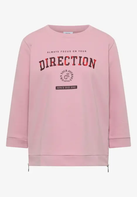 Rosa Sweatshirt mit langen Ärmeln, Kordelzug am Saum und Slogan 'DIRECTION' in bordeauxroter Schrift.
