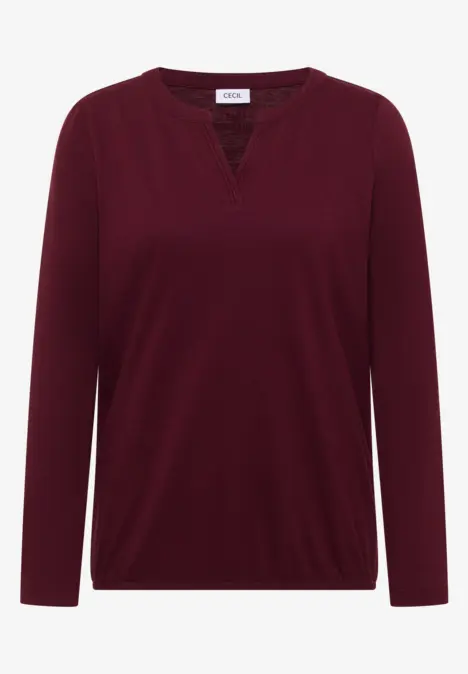 Schlichtes, weinrotes Langarmshirt mit V-Ausschnitt.