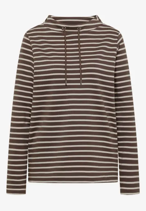 Brauner Kapuzenpullover mit weißen Querstreifen und Kordelzug, legerer Langarm-Sweater.