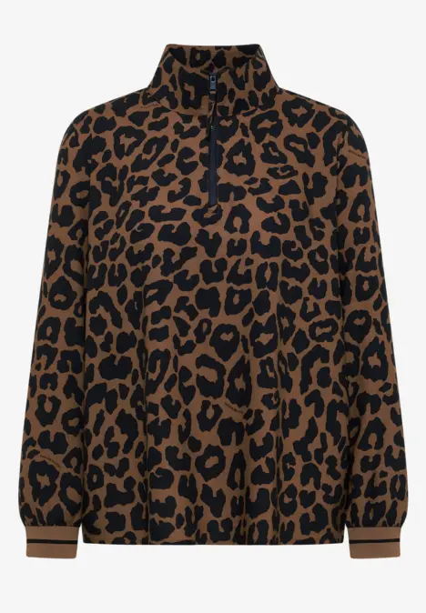 Pull femme à col montant et motif léopard, fermeture éclair mi-longueur, ton marron et noir.