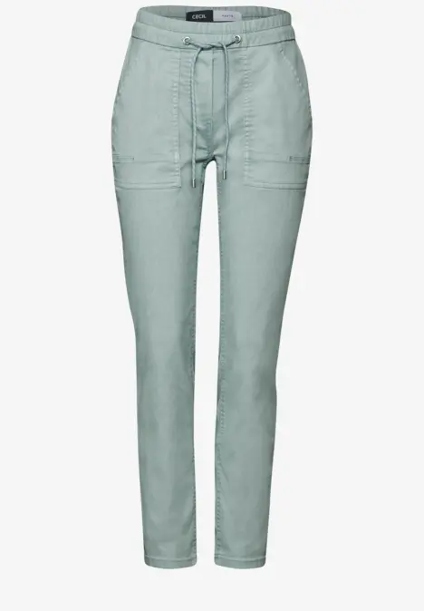 Hellgrüne Jogginghose mit Kordelzug und Taschen.