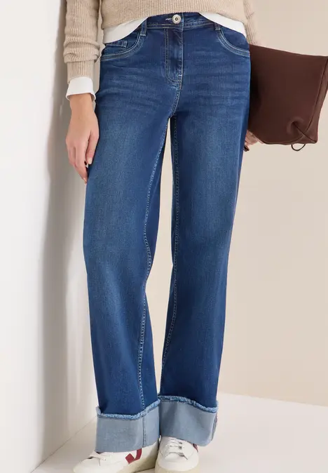 Modieuze wijde spijkerbroek in donker denim met omgeslagen zoom en losse pasvorm.