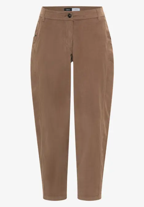 Lockere braune Hose mit geradem Bein, Knopfverschluss und seitlichen Eingrifftaschen.