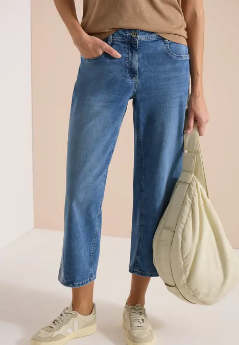 Damen-Jeans in mittlerem Blau, locker geschnitten, knöchellang mit geradem Bein