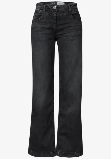 Schwarze High-Waist-Jeans mit Bootcut-Bein, fünf Taschen und Knopfverschluss.