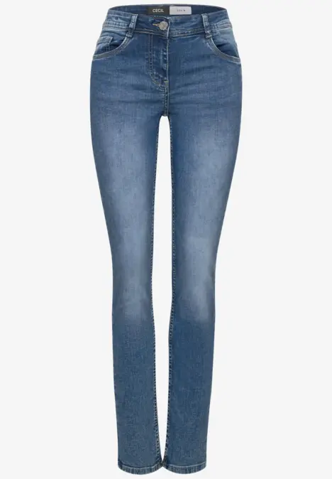 Eine schlichte blaue Damen-Jeans mit geradem Bein und mittlerer Bundhöhe