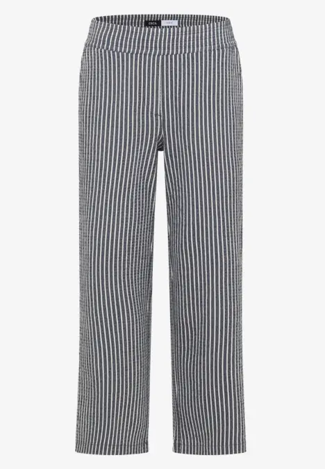 Schwarz-weiße Hose mit feinen, weißen Längsstreifen im geraden Schnitt.
