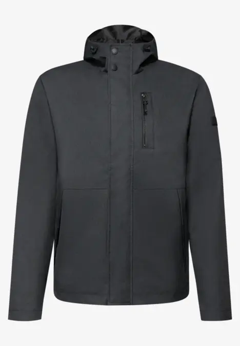 Zwarte, lichte softshell jas met doorlopende ritssluiting en capuchon.