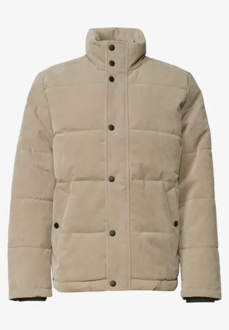 Beige doorgestikte pufferjas met opstaande kraag, knoopsluiting en steekzakken.