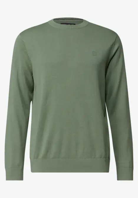 Groene trui met ronde hals, lange mouwen en subtiel borstlogo