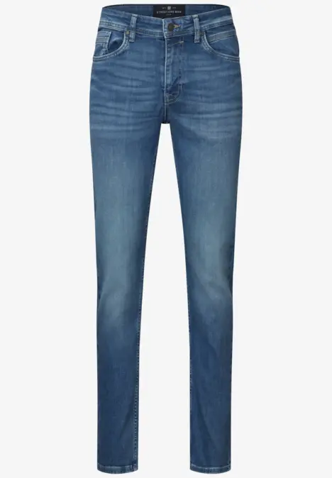 Blaue, gerade geschnittene Jeanshose mit typischen Taschen.