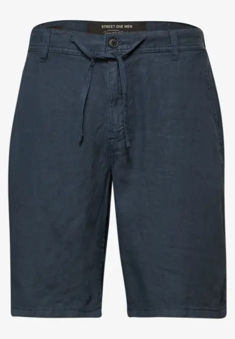 Dunkelblaue Herren-Shorts mit Tunnelzug, Knopfverschluss und zwei Seitentaschen.