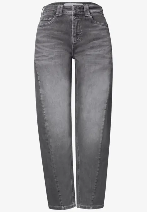 Jean gris taille haute à coupe droite et légère délavure.