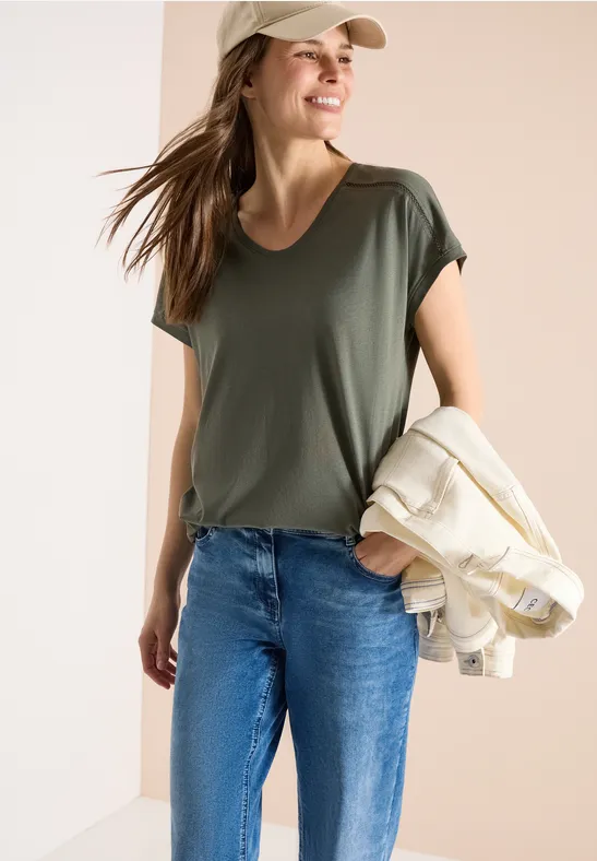 Thumbnail - Cecil Damen T-Shirt mit V-Neck und Spitzendetail in Grün, Gr: M