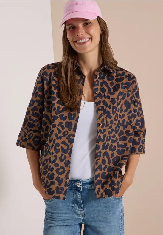 Kurzarm Hemdbluse aus Cord mit Leo-Muster